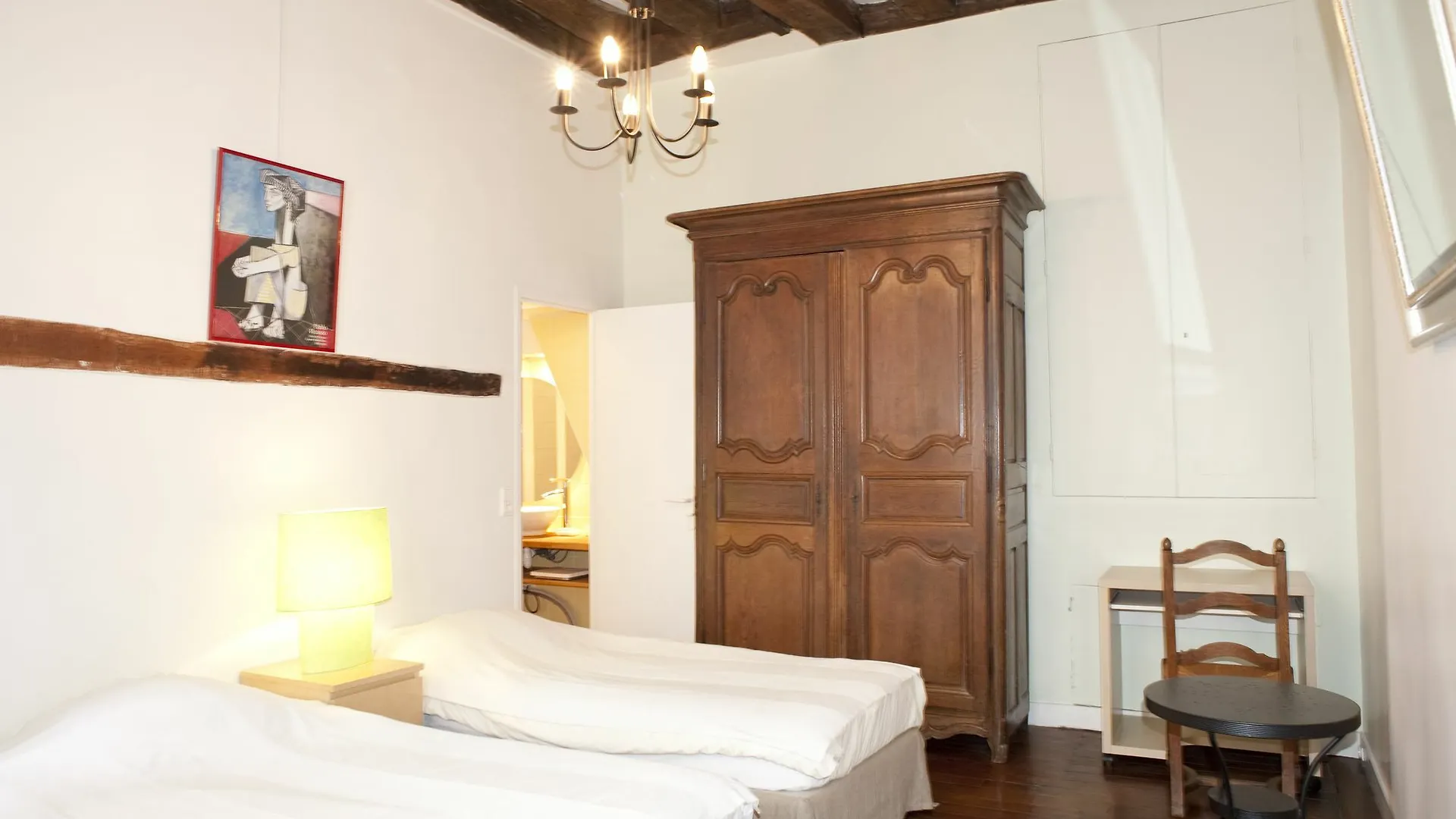 2 * Paris