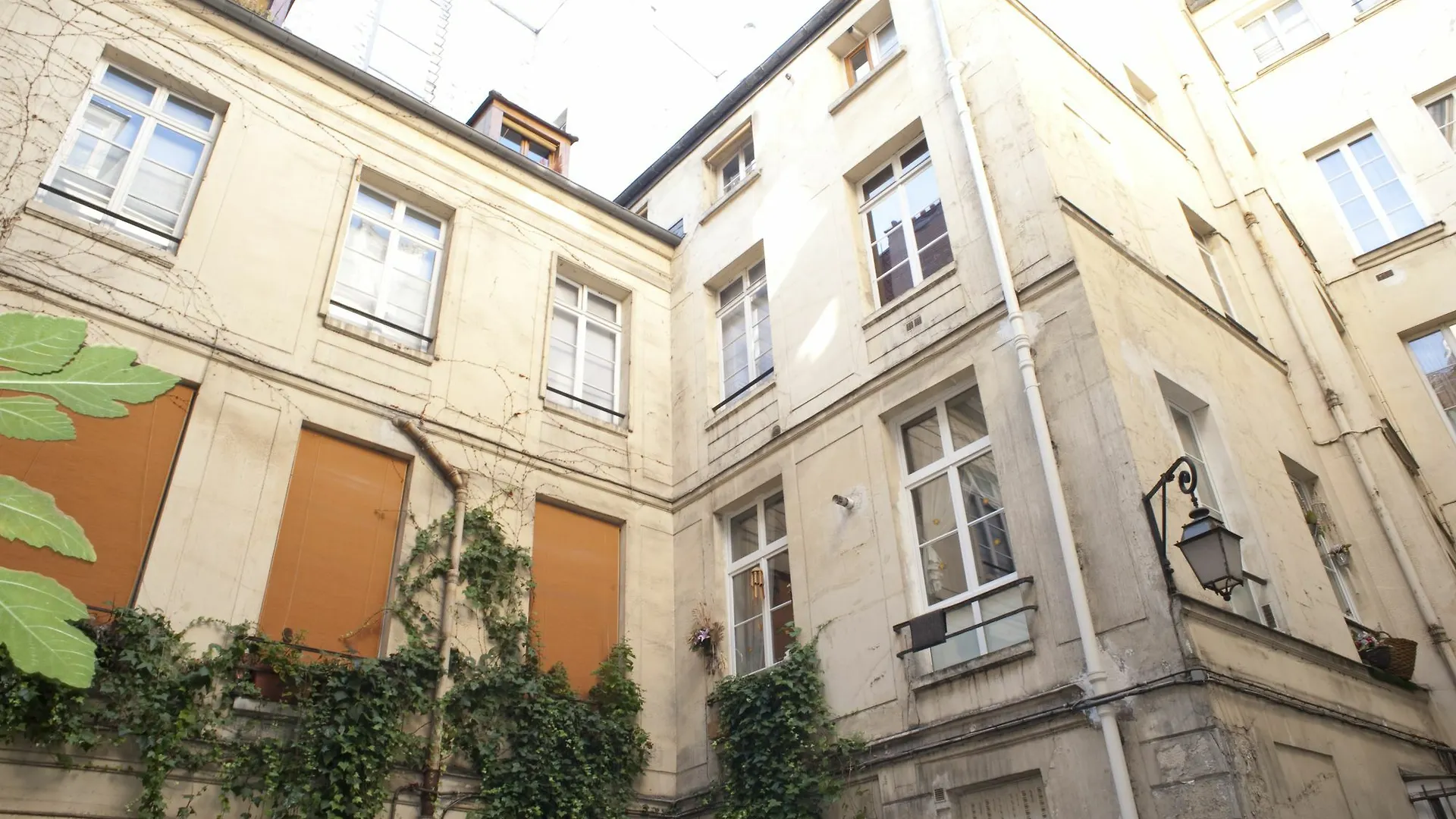 2 Paris